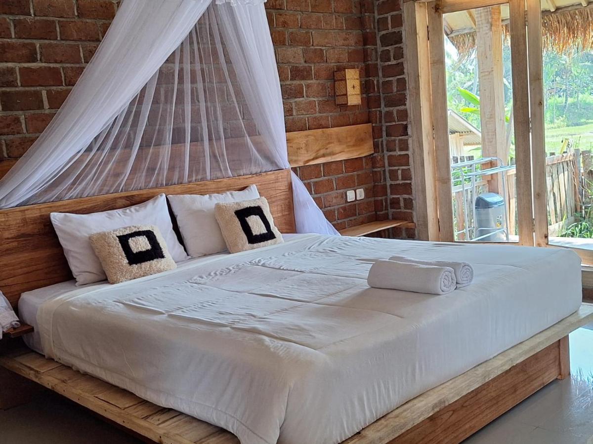 Queen suite at Bunga Maliq Bungalow