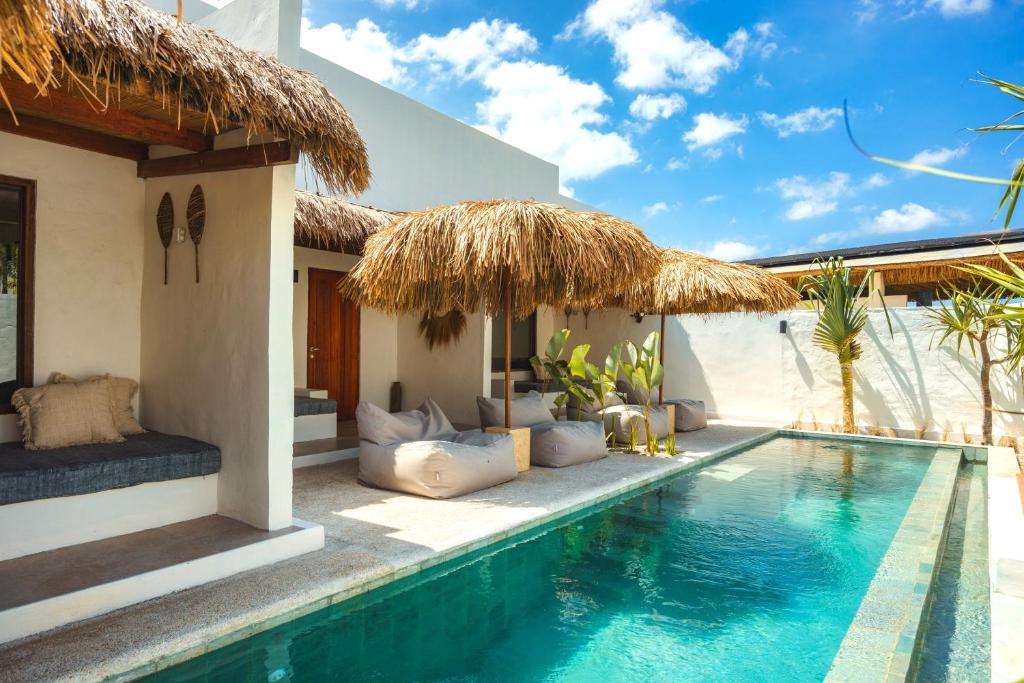 Amber Lombok Beach Resort