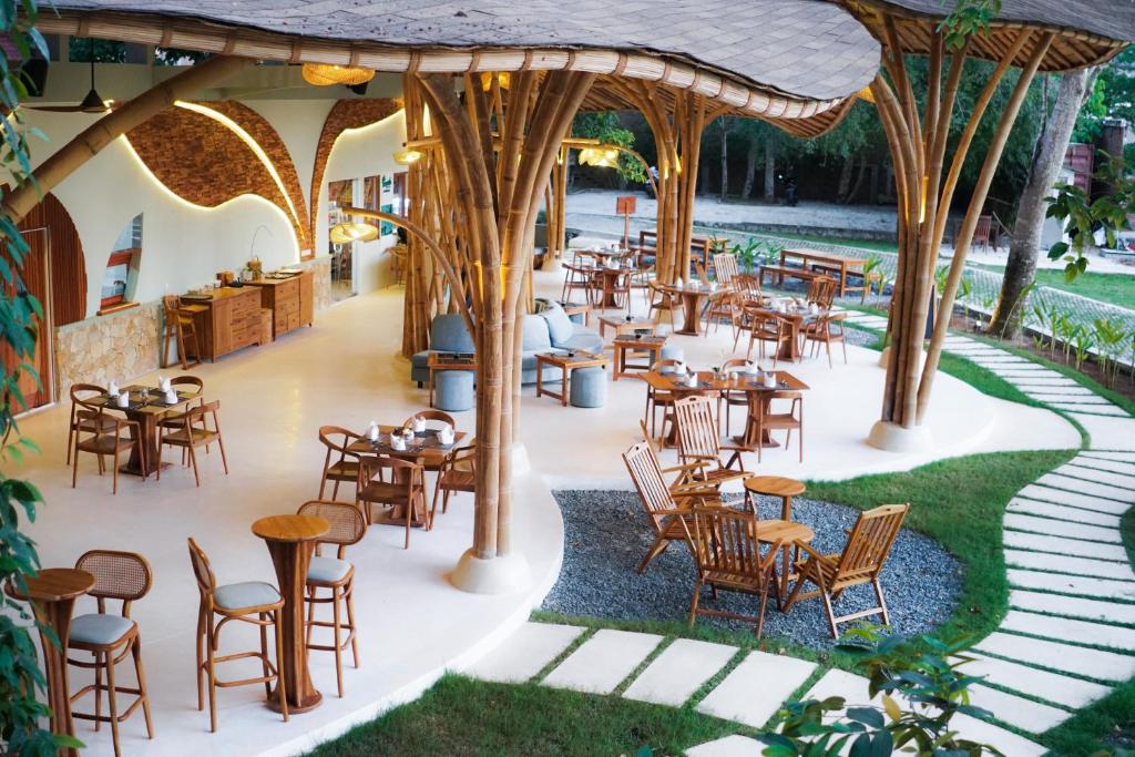 Restaurant area at Tropik Resort Lombok