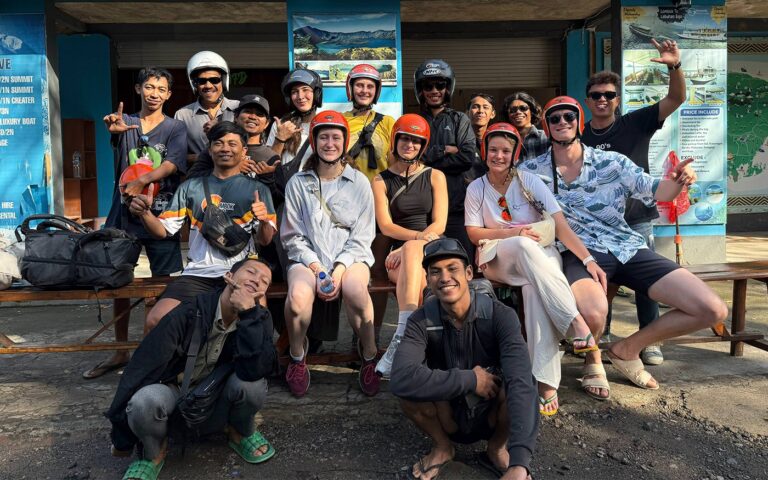 Lombok Loop team