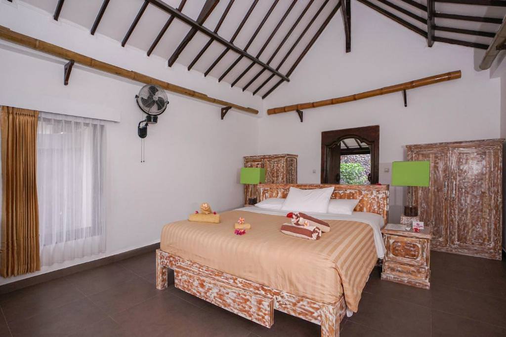Our Honest Rinjani Lodge Review: Lombok 7 Deluxe bedroom Rinjani Lodge