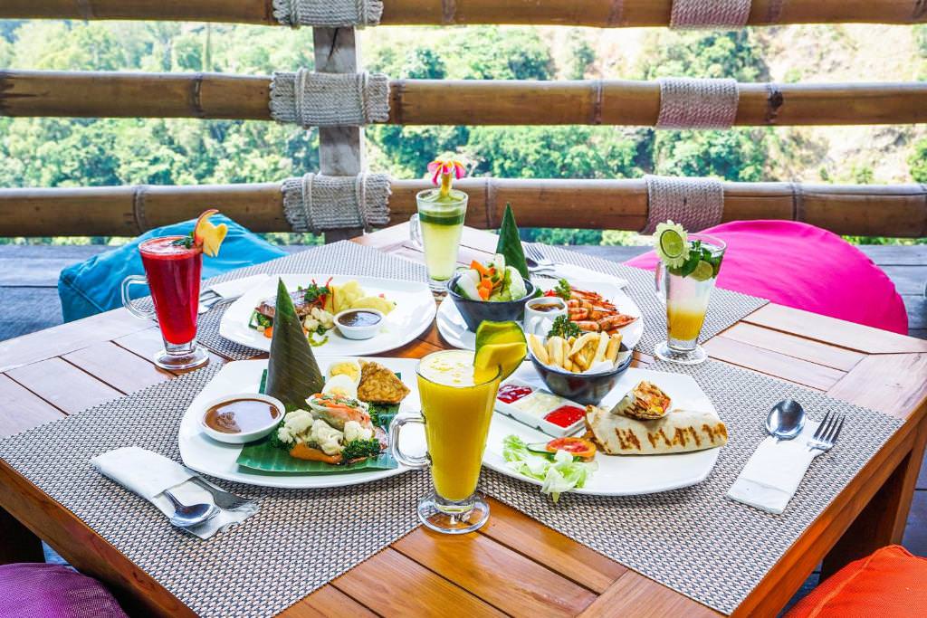 Our Honest Rinjani Lodge Review: Lombok 10 Spread at Rinjani Restaurant
