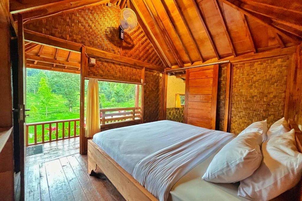 Where to Stay in Tetebatu 12 Aulia Bungalows Tetebatu bedroom layout